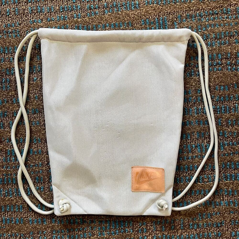 Nike Metallic Silver Mesh Drawstring Sack Sport String Unisex Backpack Bag - Picture 2 of 9